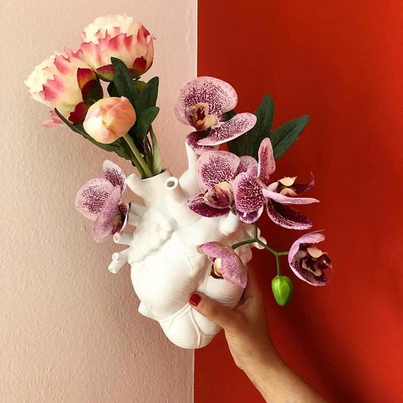 ✨ Add a Touch of Nordic Elegance to Your Space!
Transform your home or office with this Shape Flower Vase Nordic Style